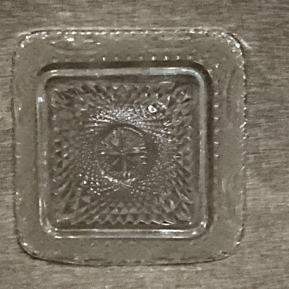 VINTAGE CRYSTAL GLASS SQUARE CANDY DISH - Picture 5 of 8
